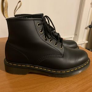 Like new! - Dr. Marten Vegan 101 Boots - Size 10